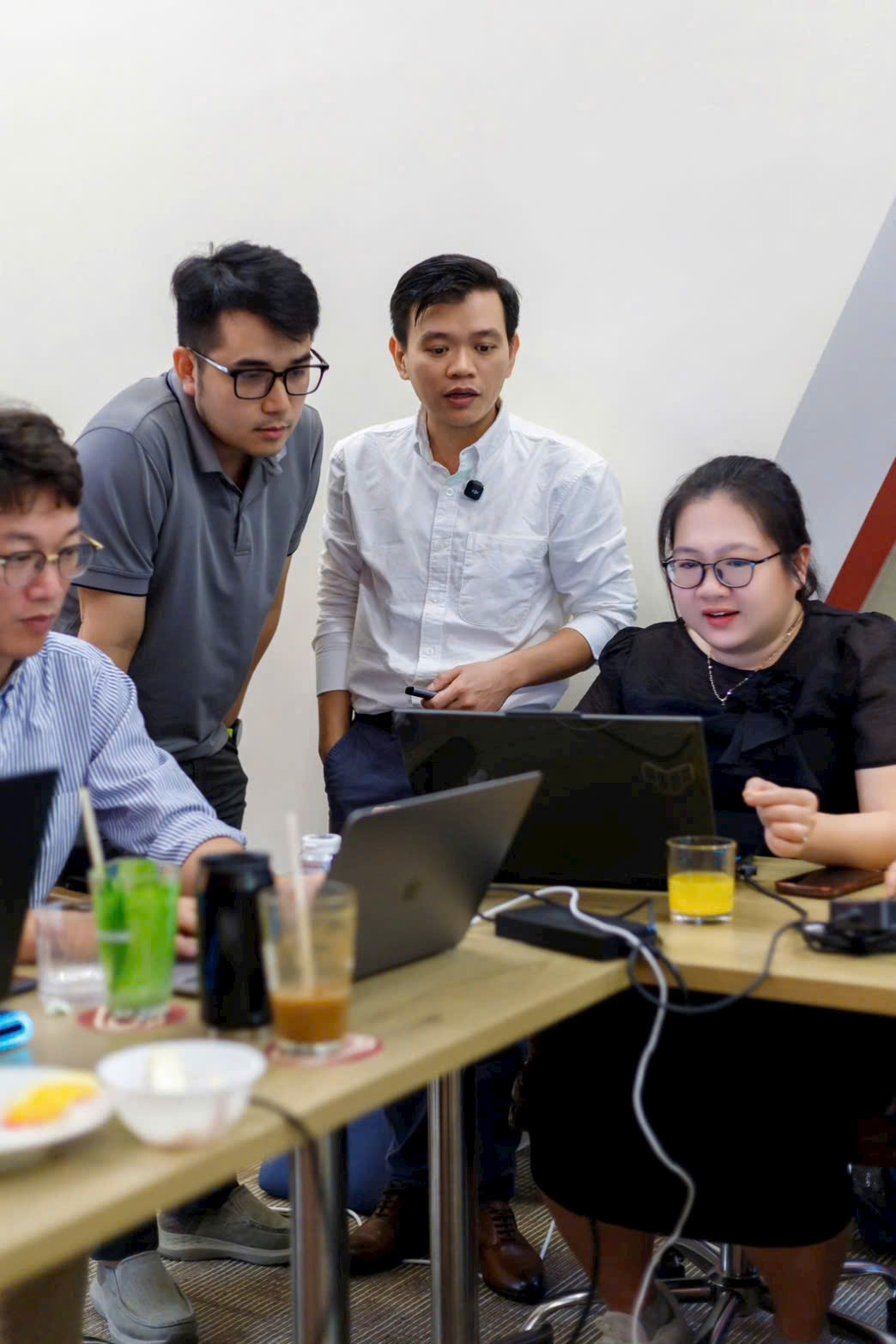 z766986912045931310a3e0a10245e46cbfc8450e7fdcd