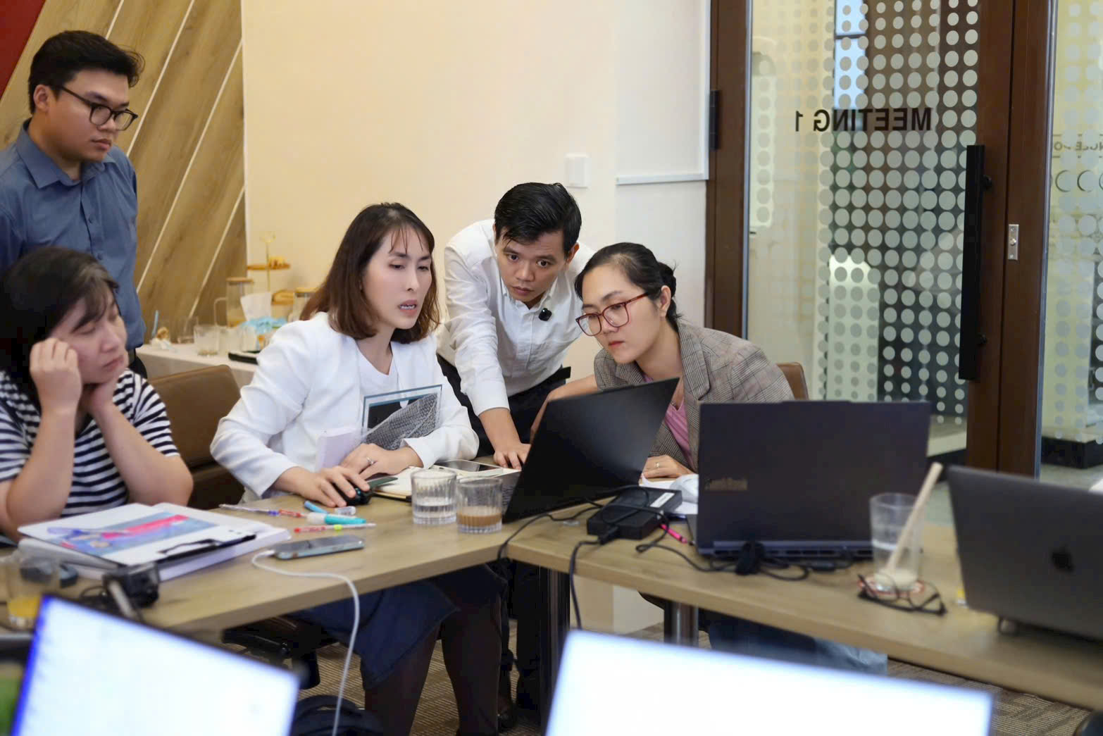 z7669869148685e486d2cb93a41ff97e0a0b6ae8d7e65a